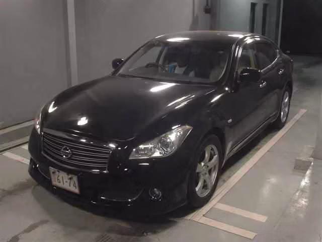 NISSAN FUGA