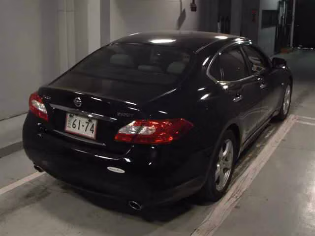 NISSAN FUGA