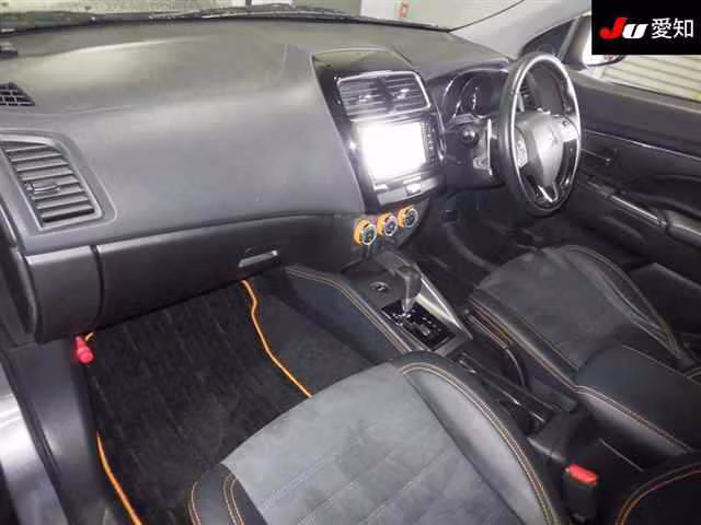 MITSUBISHI RVR