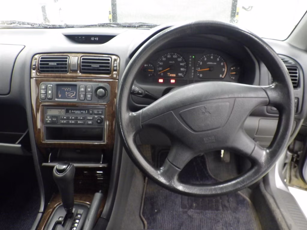 MITSUBISHI GALANT