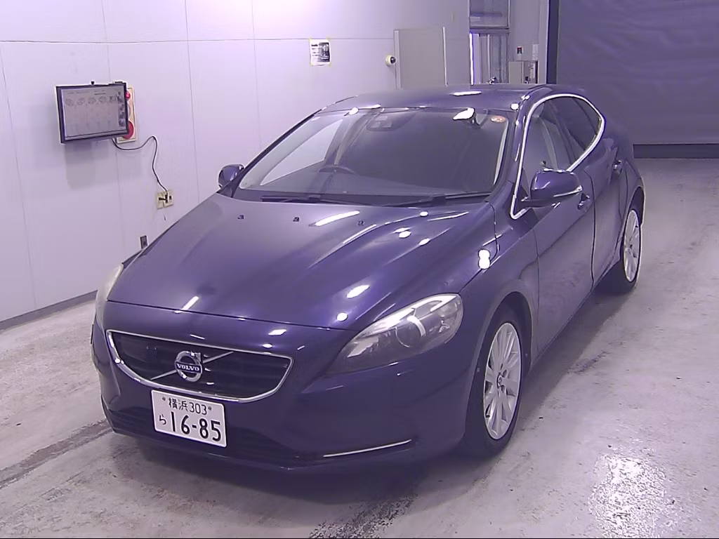 VOLVO V40