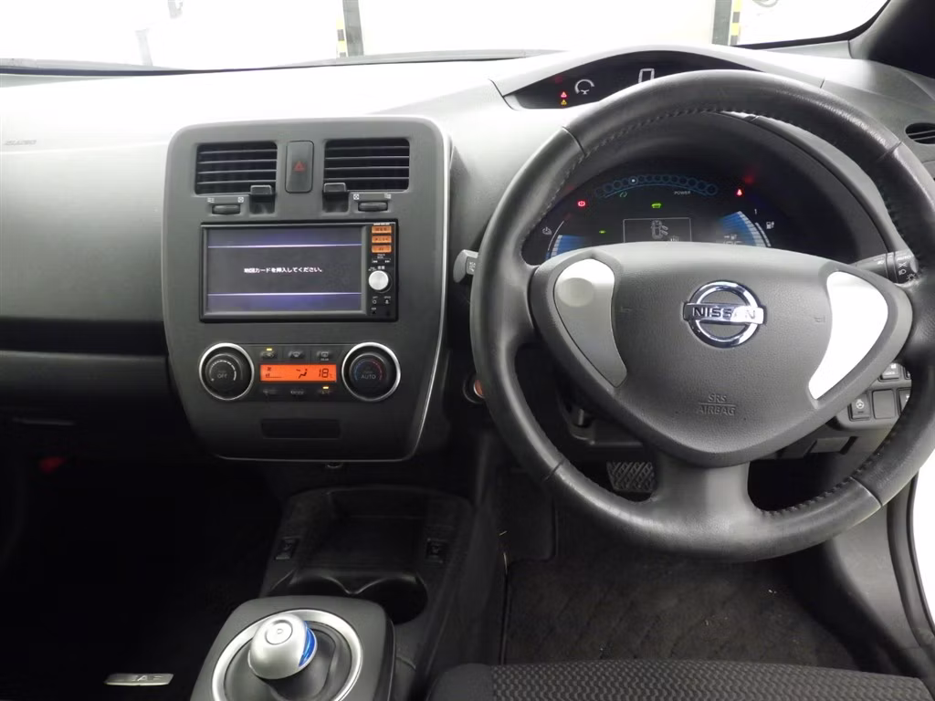NISSAN LEAF