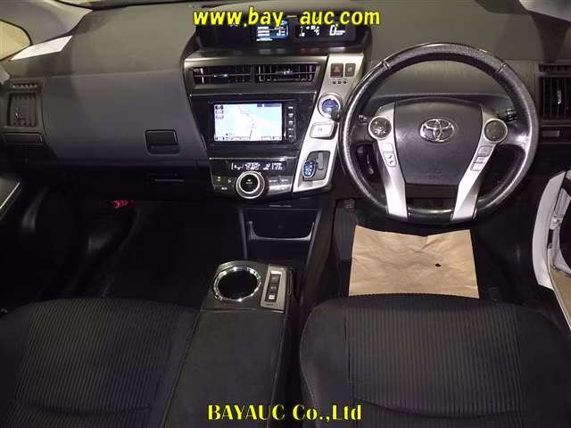 TOYOTA PRIUS ALPHA
