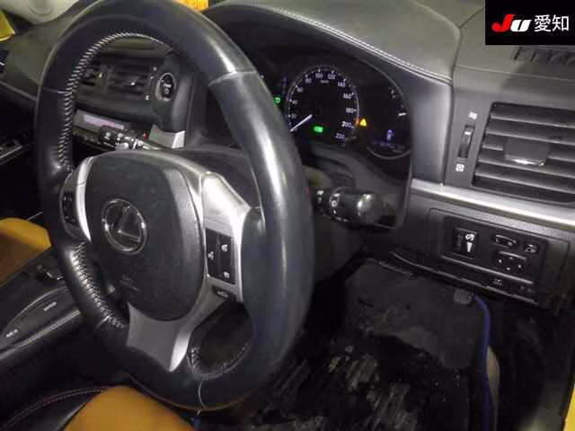LEXUS CT200H