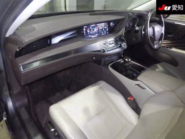 LEXUS LS500