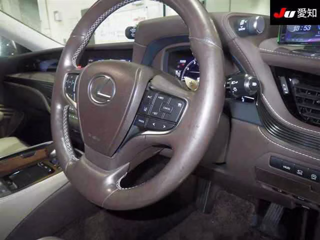 LEXUS LS500