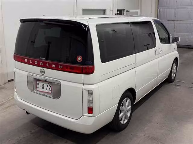 NISSAN ELGRAND