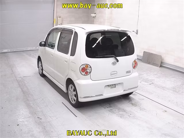 DAIHATSU MOVE LATTE