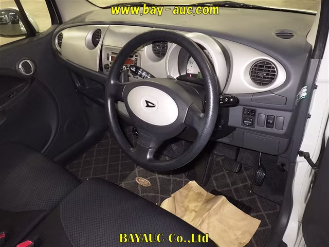 DAIHATSU MOVE LATTE