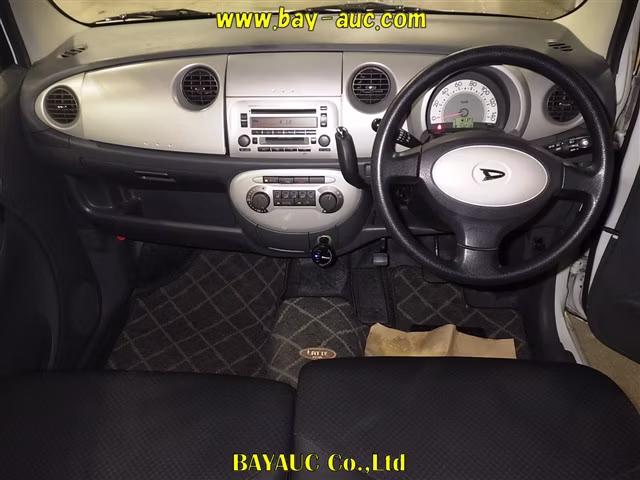 DAIHATSU MOVE LATTE