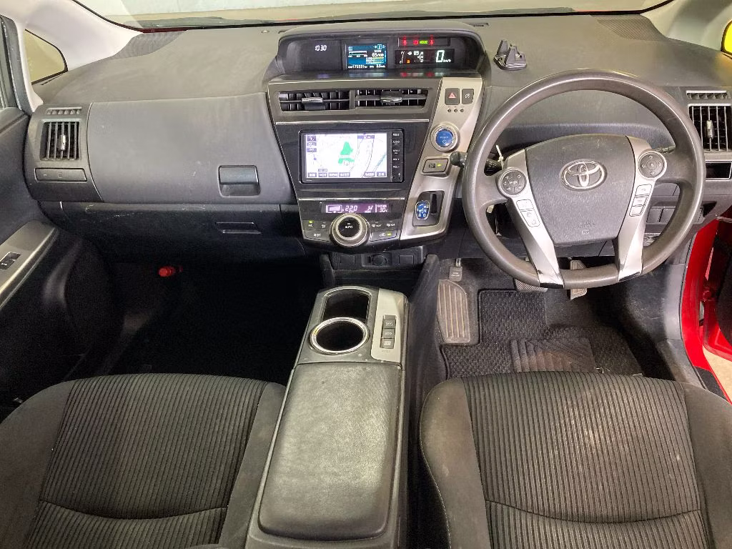 TOYOTA PRIUS ALPHA