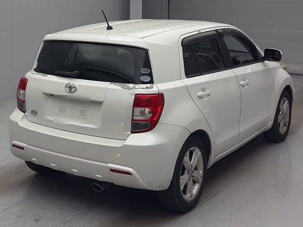TOYOTA IST