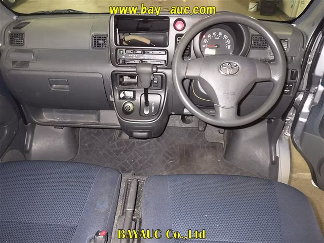 TOYOTA PIXIS VAN
