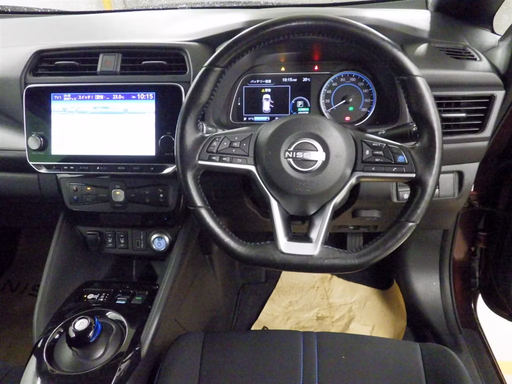 NISSAN LEAF