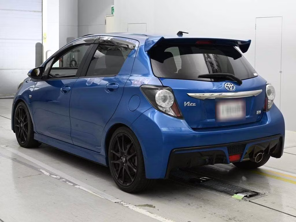 TOYOTA VITZ