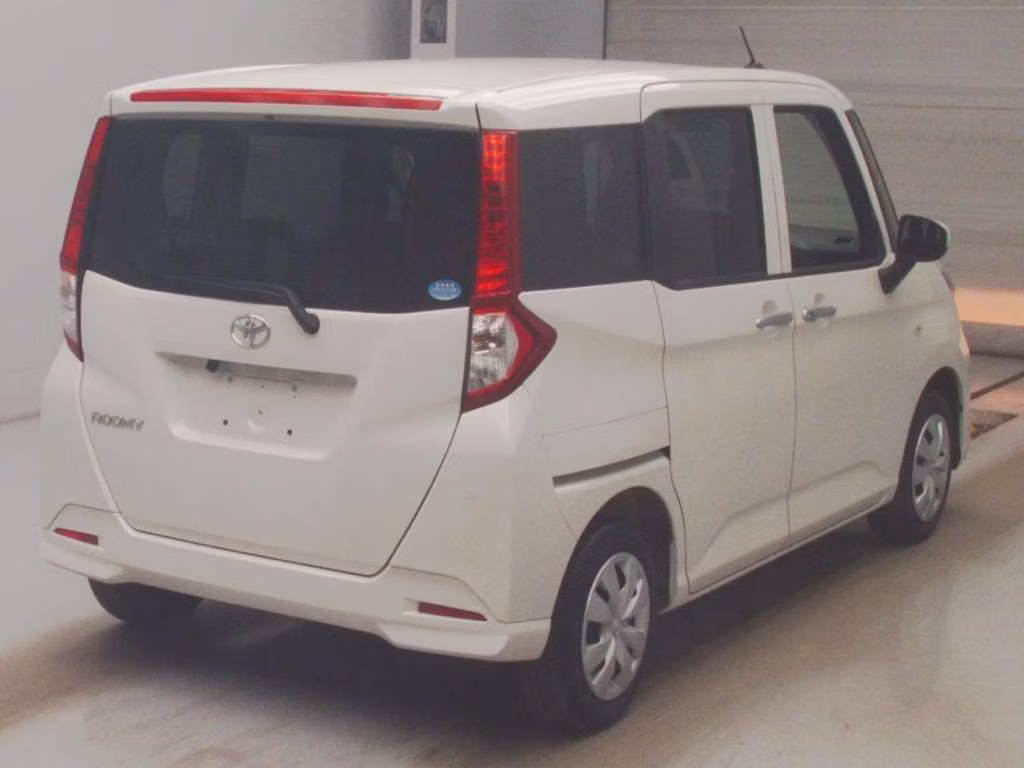 TOYOTA ROOMY