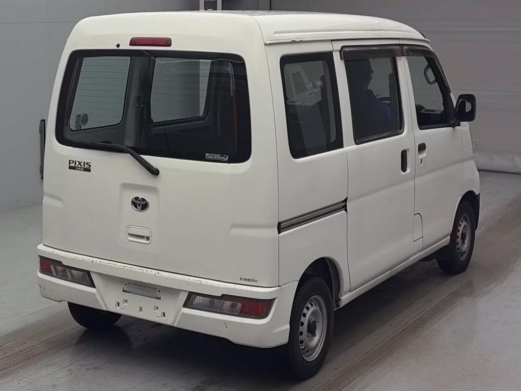 TOYOTA PIXIS VAN
