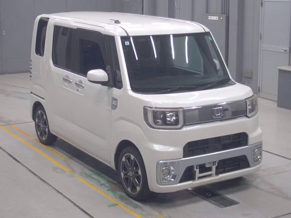 DAIHATSU WAKE