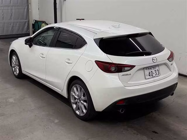 MAZDA AXELA