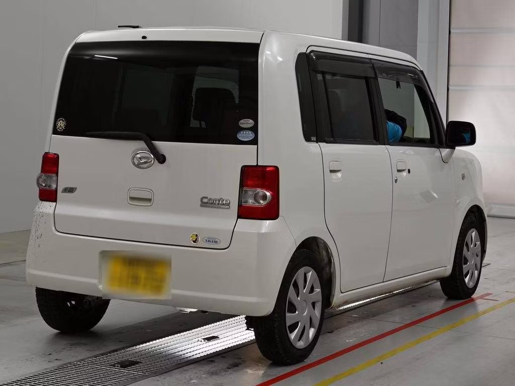 DAIHATSU MOVE CONTE