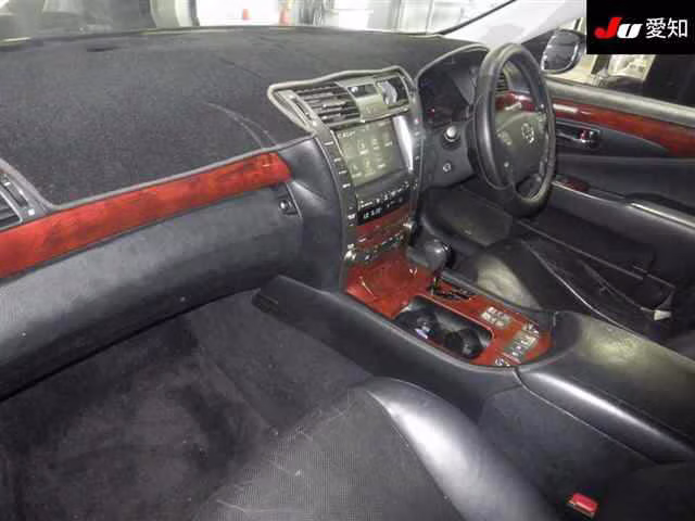 LEXUS LS600H