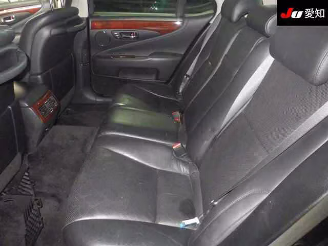 LEXUS LS600H