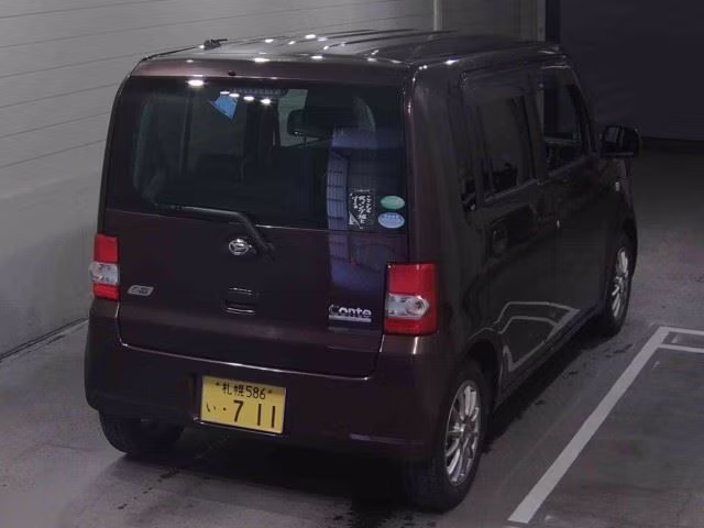 DAIHATSU MOVE CONTE