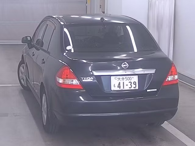 NISSAN TIIDA LATIO