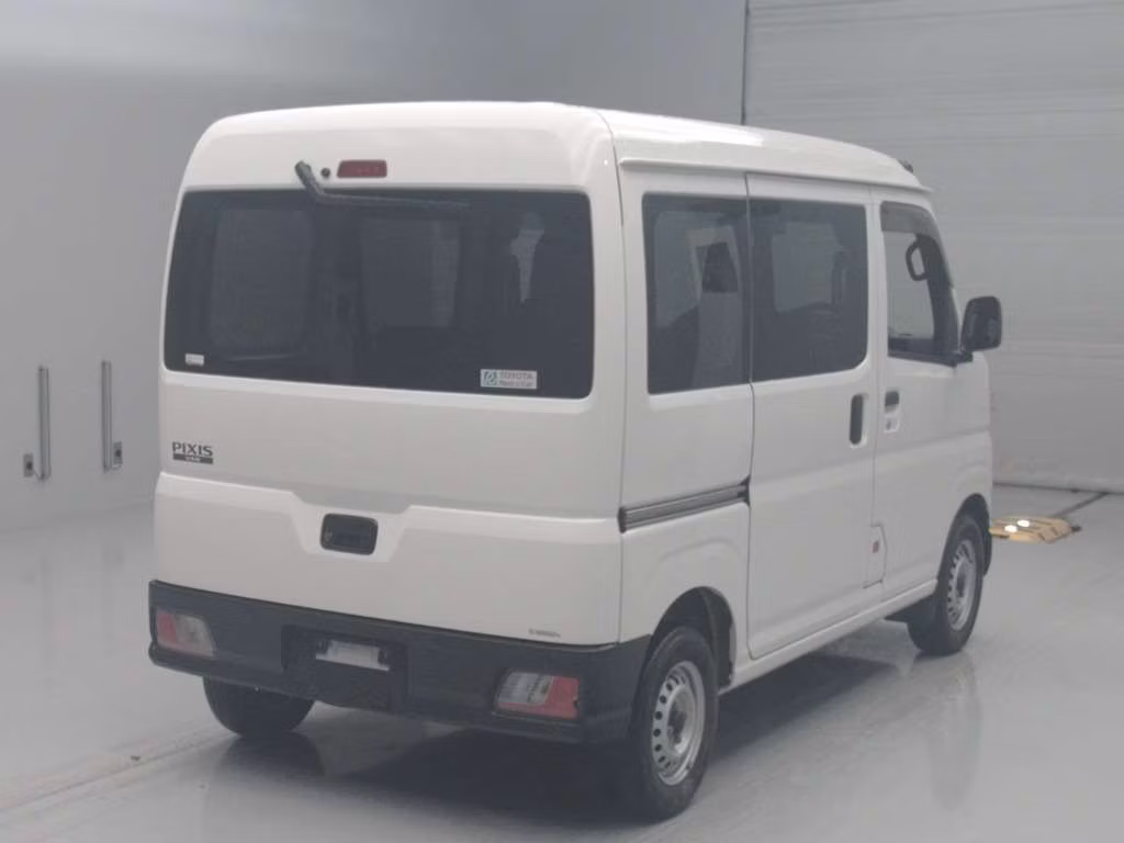 TOYOTA PIXIS VAN