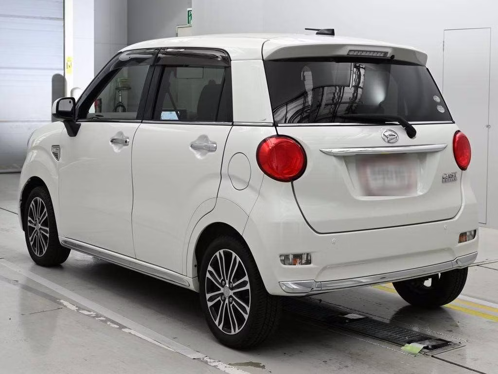 DAIHATSU CAST