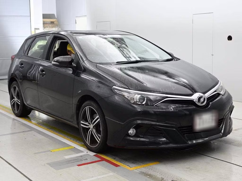 TOYOTA AURIS