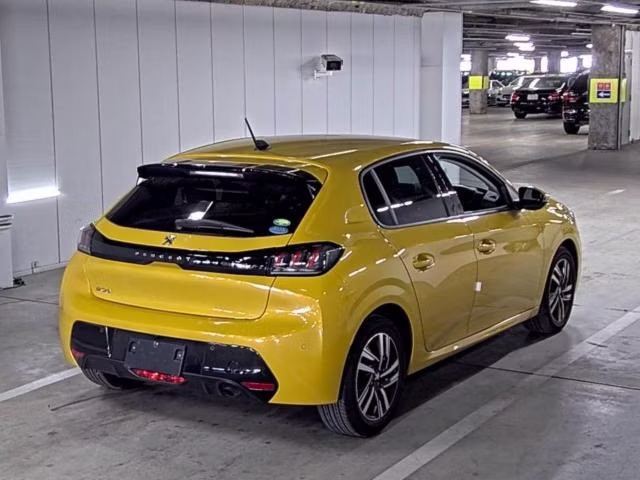 PEUGEOT 208