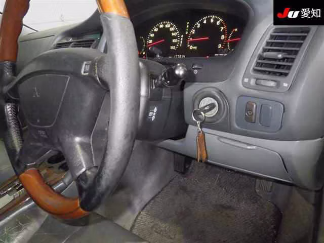 MITSUBISHI DIAMANTE