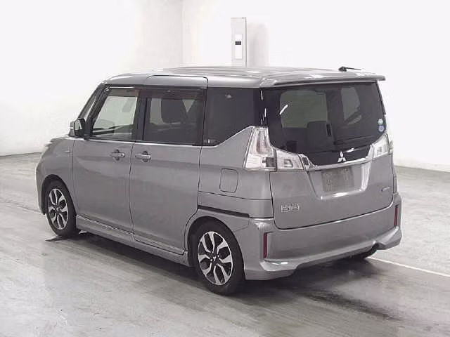 MITSUBISHI DELICA D:2
