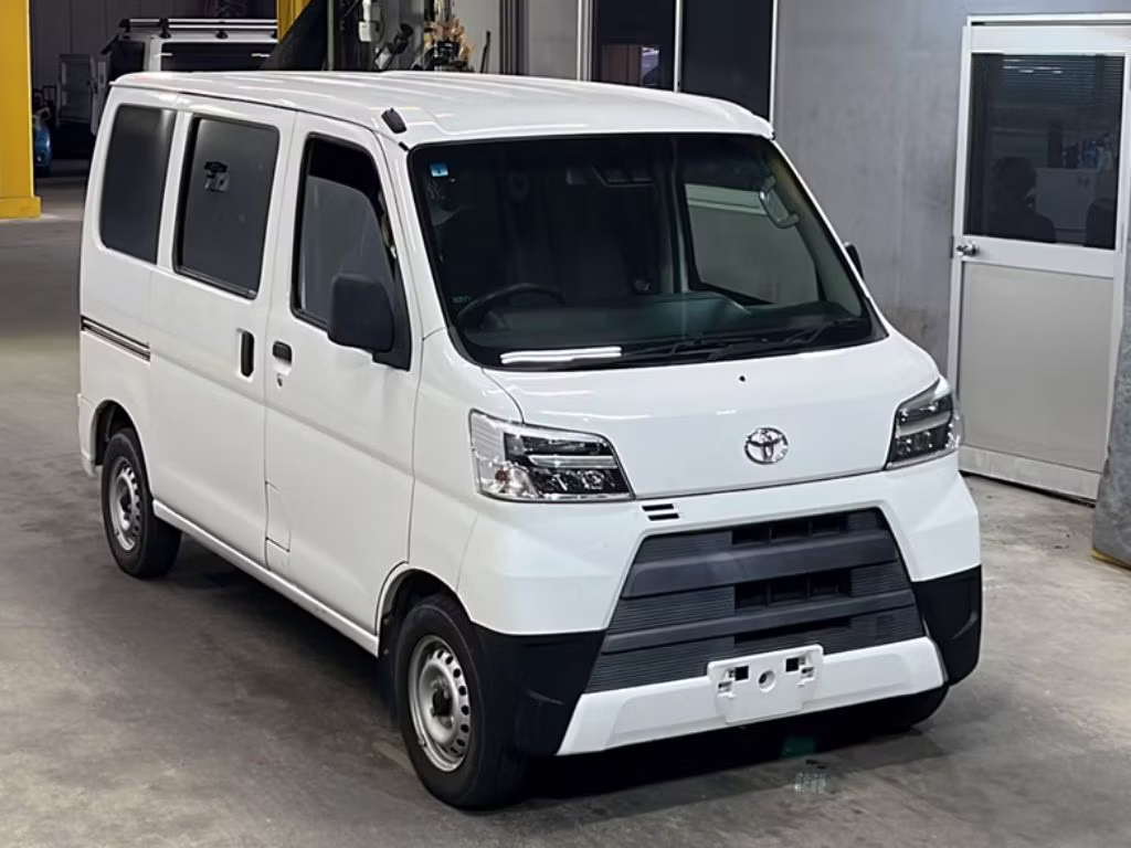 TOYOTA PIXIS VAN