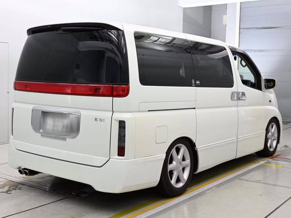 NISSAN ELGRAND