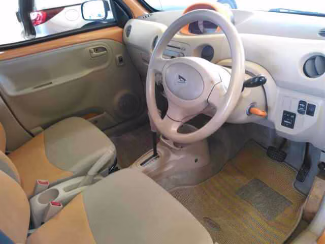 DAIHATSU ESSE