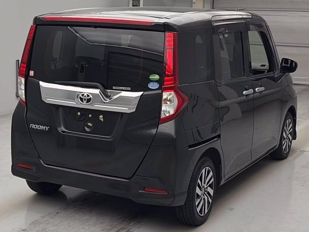 TOYOTA ROOMY