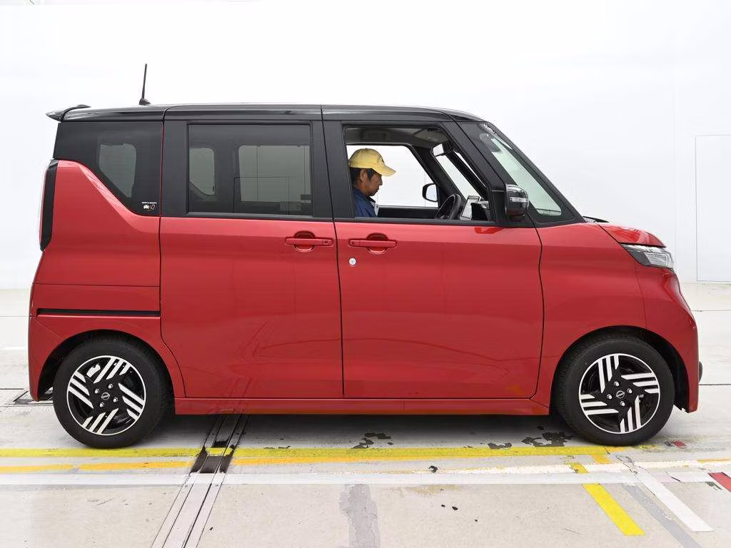 NISSAN ROOX