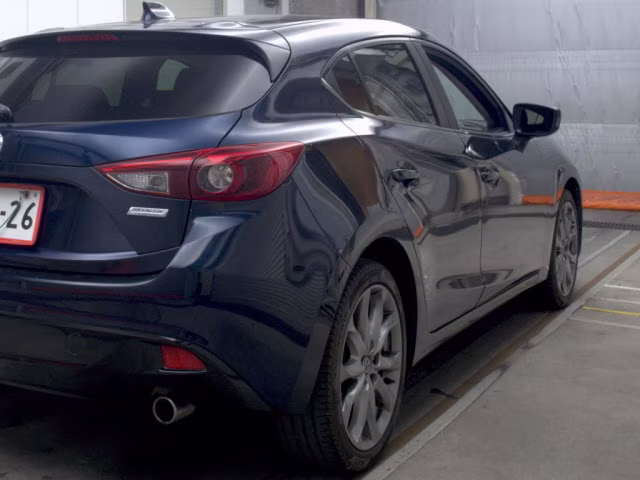 MAZDA AXELA
