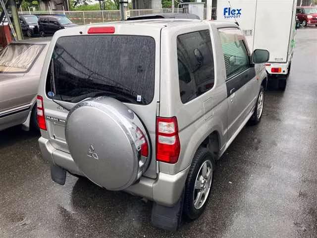 MITSUBISHI PAJERO MINI