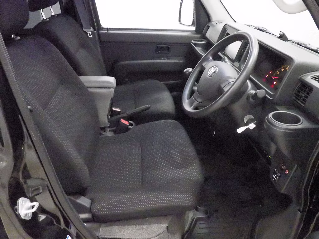 TOYOTA PIXIS VAN