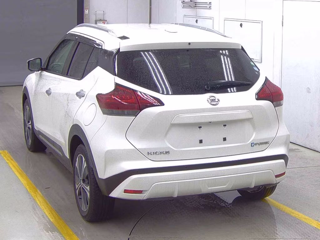 NISSAN KICKS