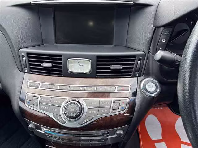 NISSAN FUGA