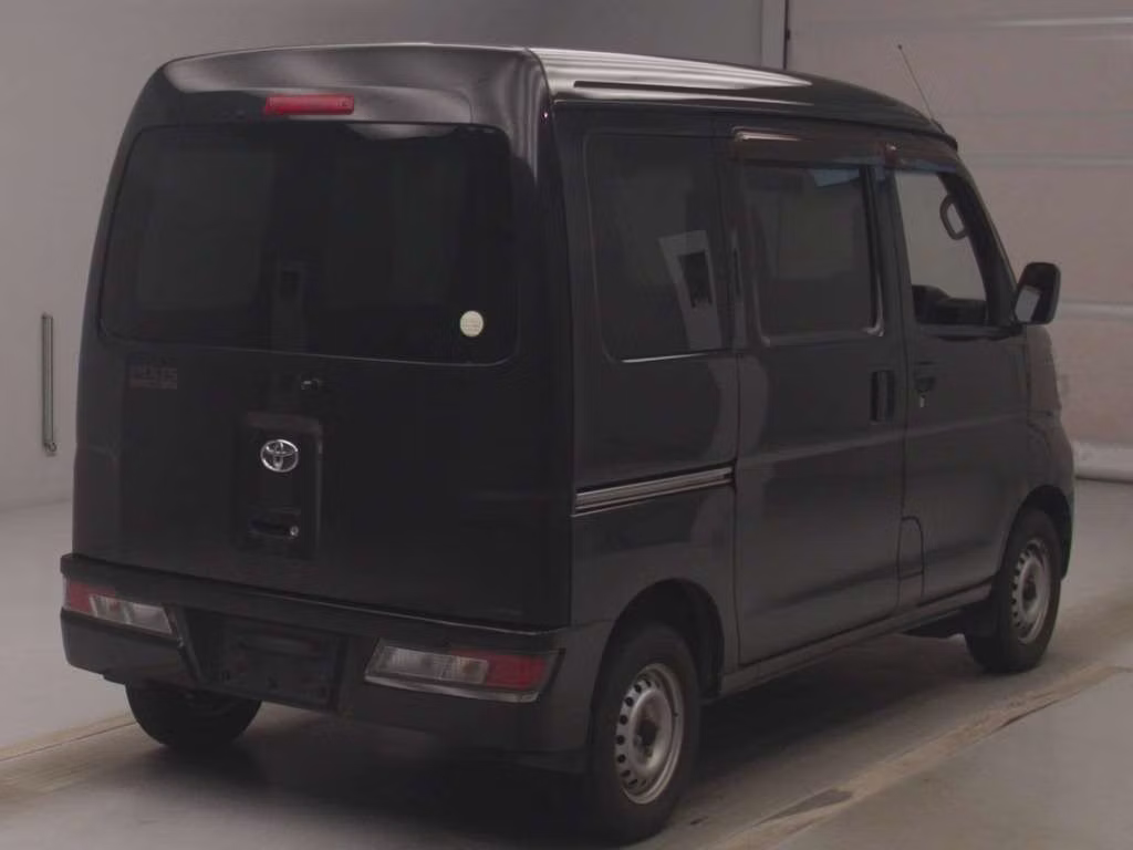 TOYOTA PIXIS VAN