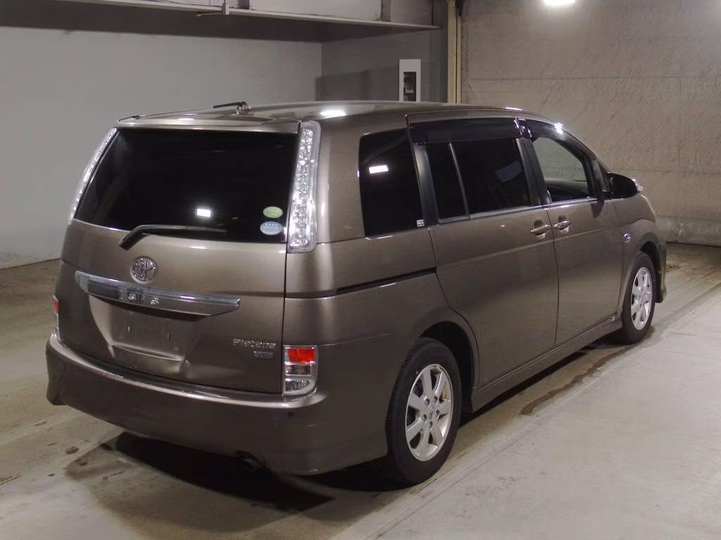 TOYOTA ISIS