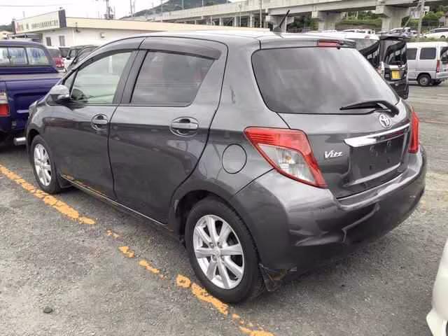 TOYOTA VITZ