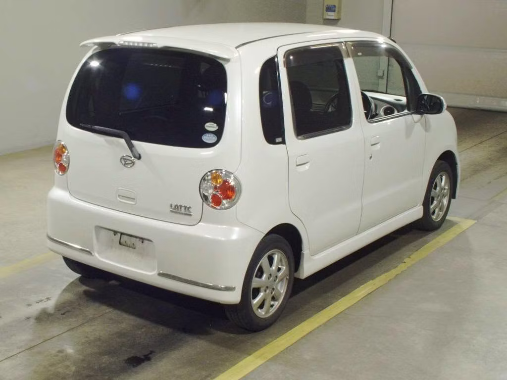 DAIHATSU MOVE LATTE