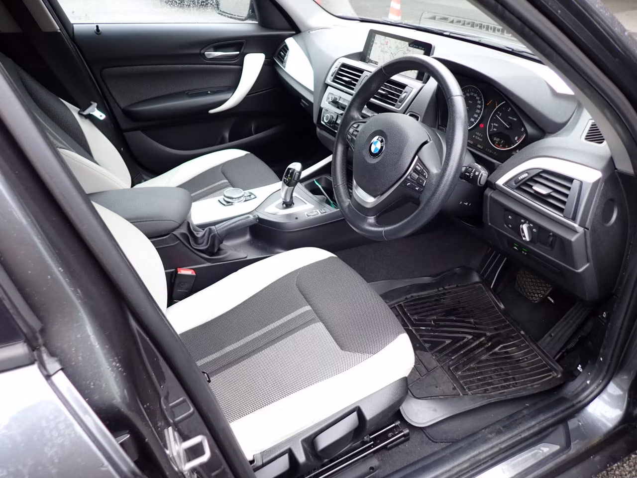 BMW 1-SERIES