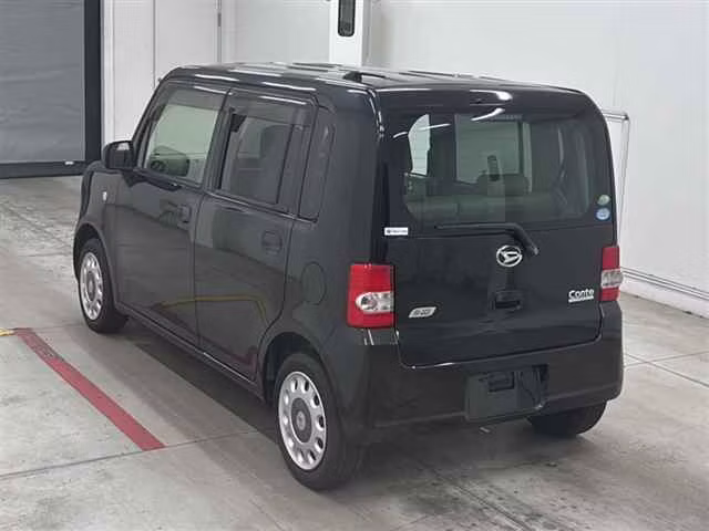 DAIHATSU MOVE CONTE